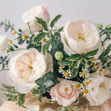 Load image into Gallery viewer, Korean Flower Centerpiece Workshop (Fresh)
