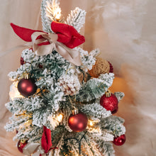Load image into Gallery viewer, Let It Snow (Faux)
